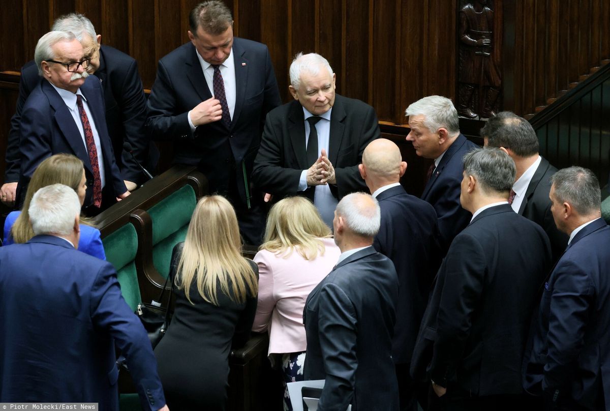 Jarosław Kaczyński instruuje posłów PiS
