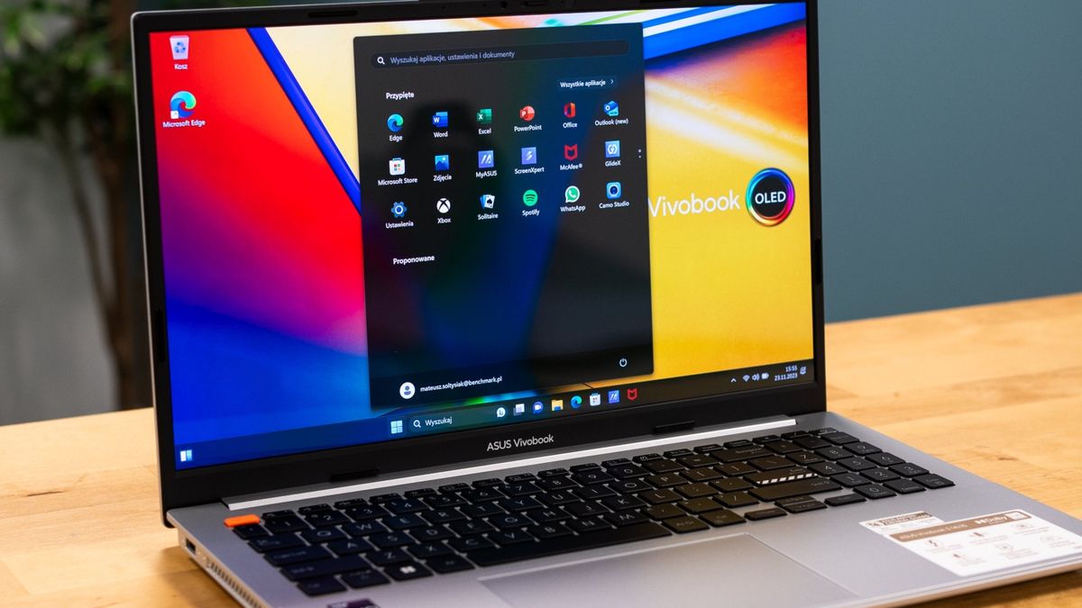 Laptop z Windows 11