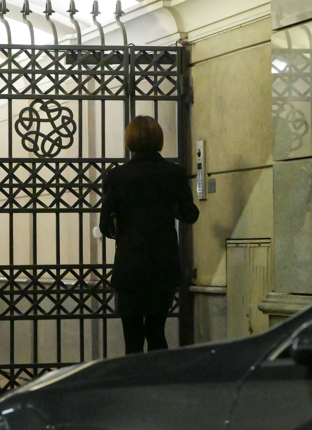 Anna Popek spędza wieczór przy winie w towarzystwie tajemniczego mężczyzny