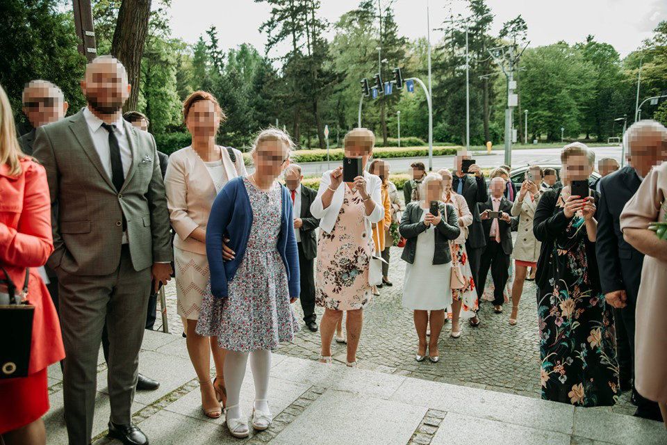 Para młoda nie potrzebuje twoich zdjęć. Stawia na profesjonalistów 3