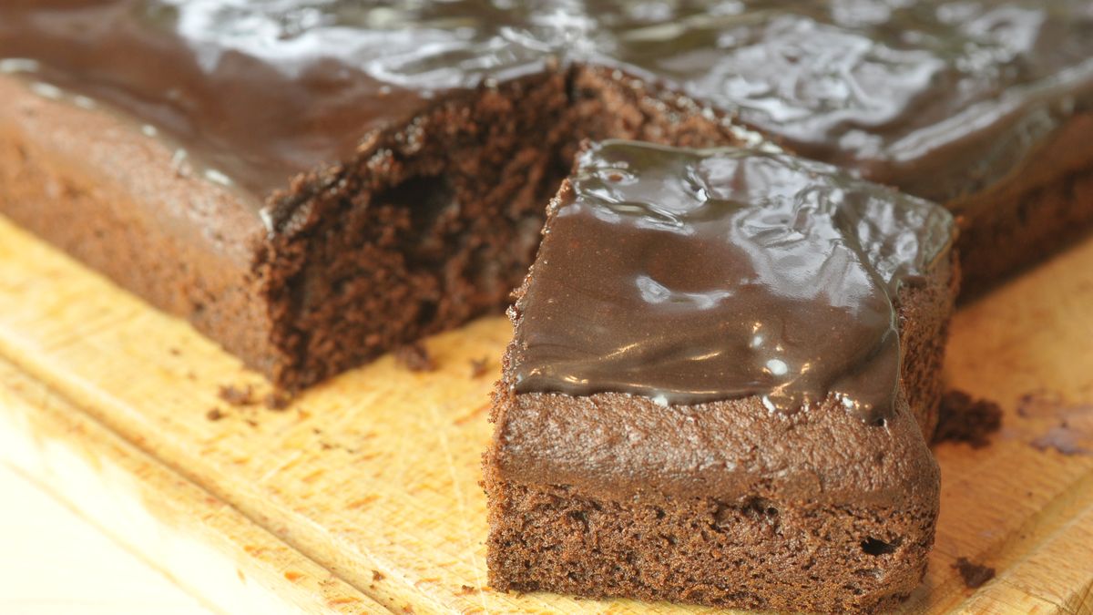 Ciasto czekoladowe na kefirze z polewą. Palce lizać