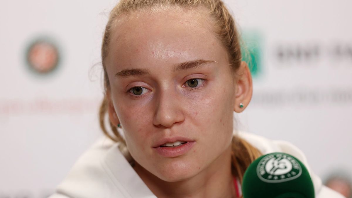 Getty Images / Clive Brunskill / Jelena Rybakina podczas sobotniej konferencji prasowej