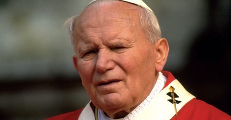 Jan Paweł II wiedział o pedofilii w Kościele? "Został świętym zbyt szybko"