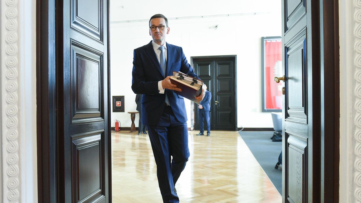Doradcy Mateusza Morawieckiego to najczęściej młode osoby. Część nie przekroczyła jeszcze 30 lat