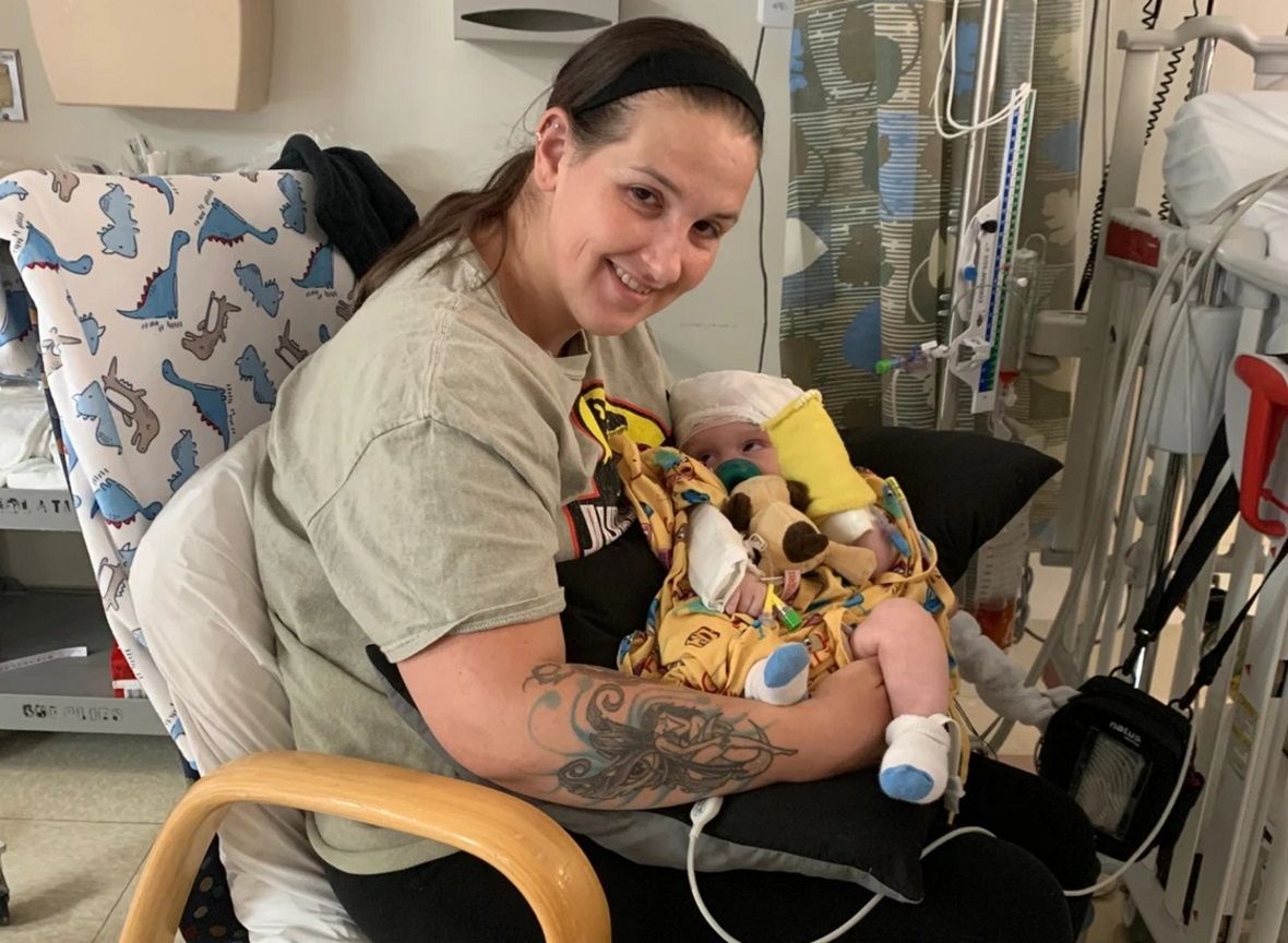 Zauważyła, że główka jej dziecka jest za duża