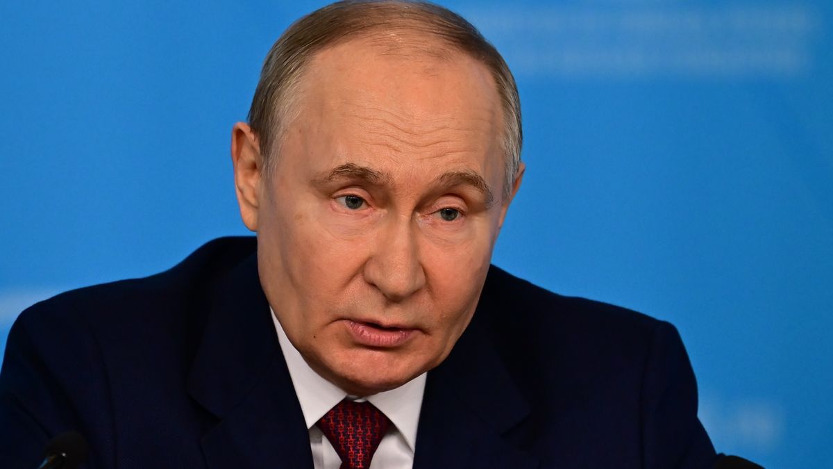 Władimir Putin z wizytą w Wietnamie. Cieszy się tam sporą popularnością.