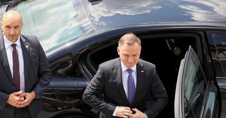 Film hitem sieci. Andrzej Duda mógł się przejęzyczyć. Internauci wytykają