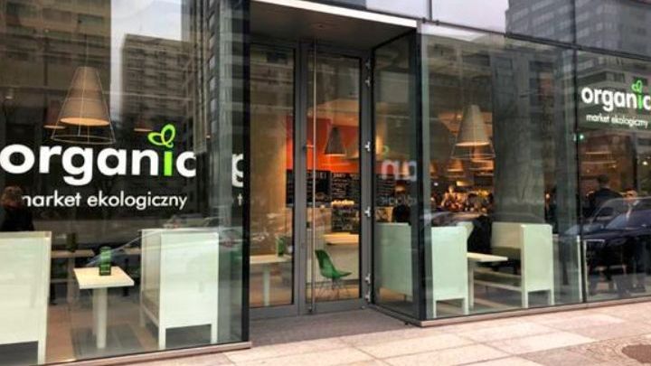 Firma pod koniec 2017 r. uruchomiła, jak przekonuje, największy w Polsce market ekologiczny przy Al. Jana Pawła II w Warszawie