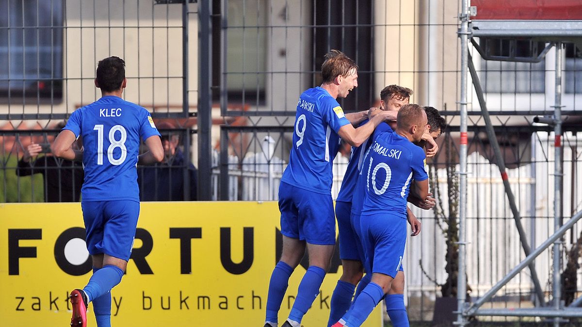 WP SportoweFakty / Krzysztof Porębski / Na zdjęciu: radość piłkarzy Puszczy Niepołomice