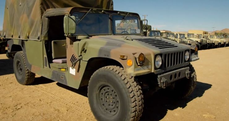 Hummer uratowany z wojskowego cmentarza zwiedzi cały świat