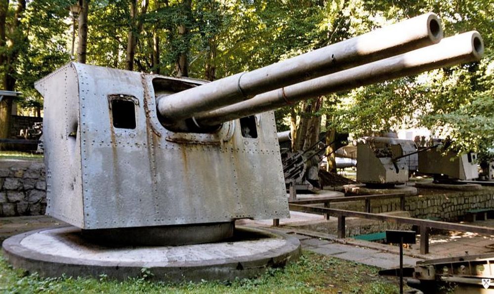 Wieża artyleryjska z Gryfa eksponowana w Muzeum Marynarki Wojennej w Gdyni