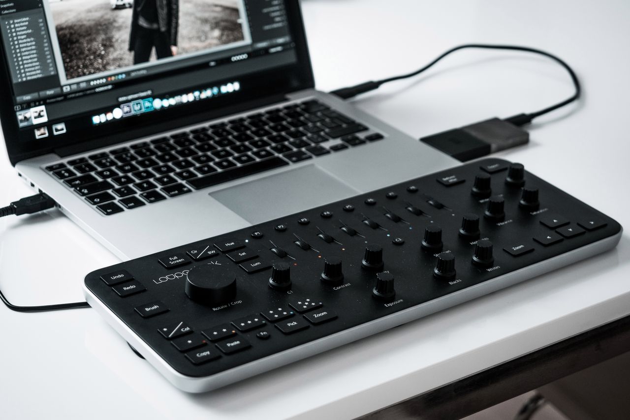 Loupedeck - bądź jak DJ w Adobe Lightroom [wideotest]