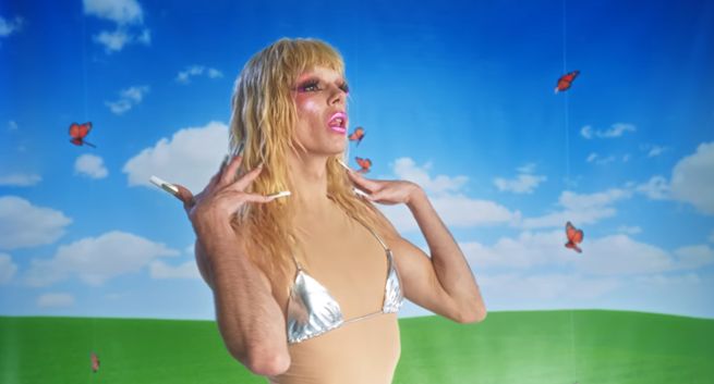 Znany producent chipsów wycofuje kampanię z transpłciową influencerką