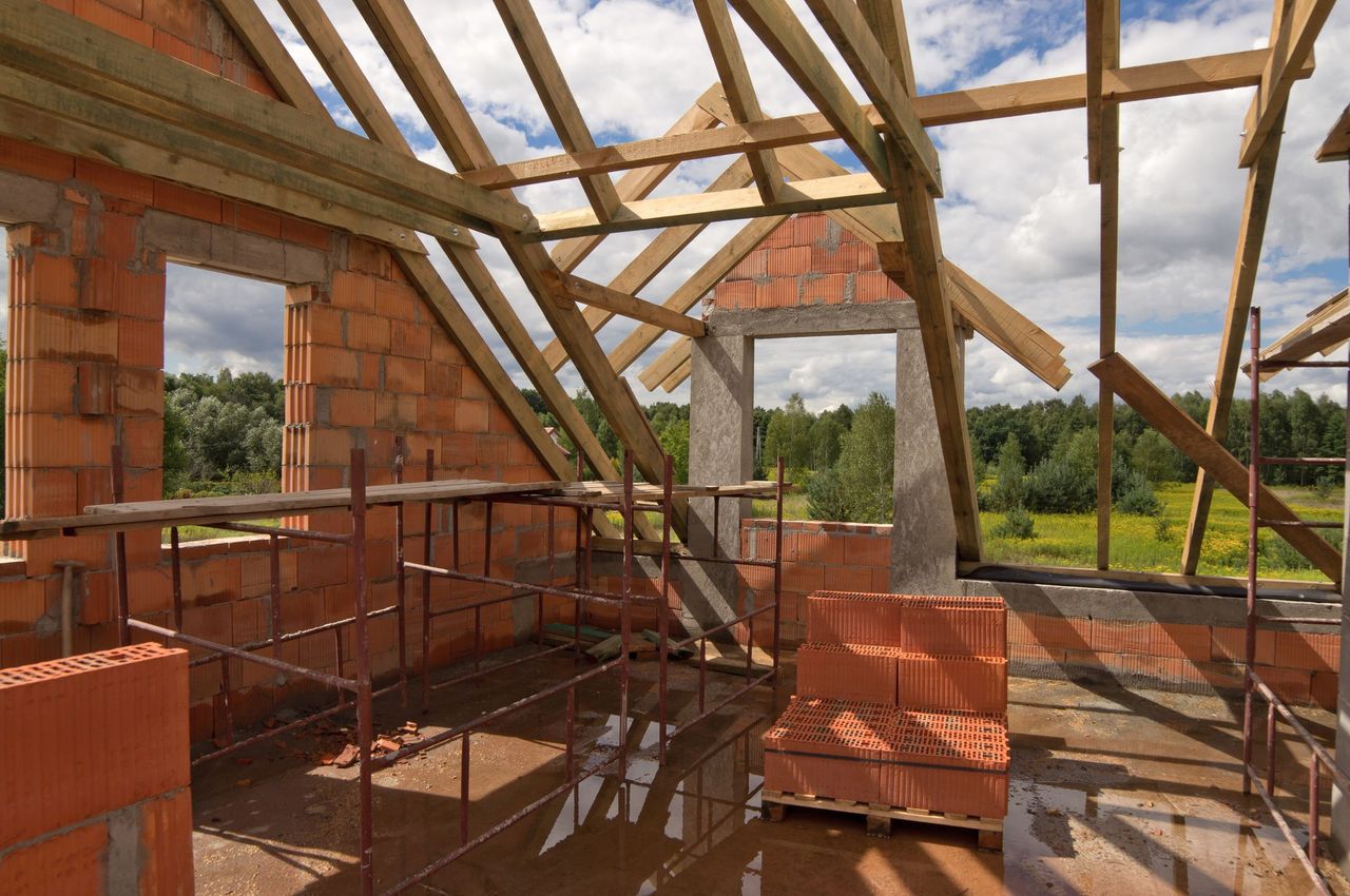 Ceny materiałów budowlanych nie zmaleją. Hurtownie mają nowy problem. "Skokowy wzrost"