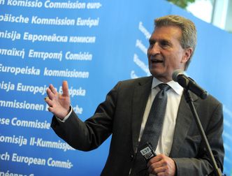 Kanclerz Merkel chce, by Oettinger pozostał komisarzem UE ds. energii