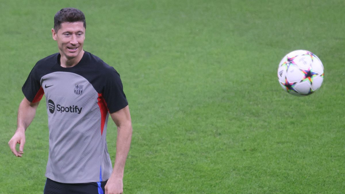 Zdjęcie okładkowe artykułu: PAP/EPA / Matteo Bazzi / Na zdjęciu: Robert Lewandowski.