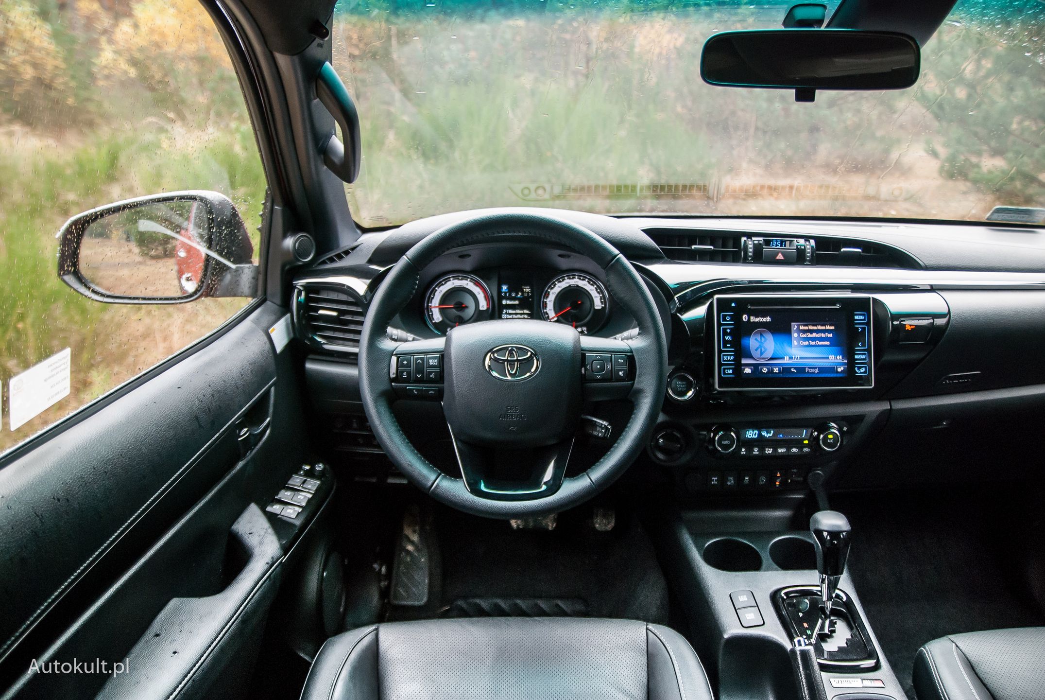 Toyota Hilux - wnętrze