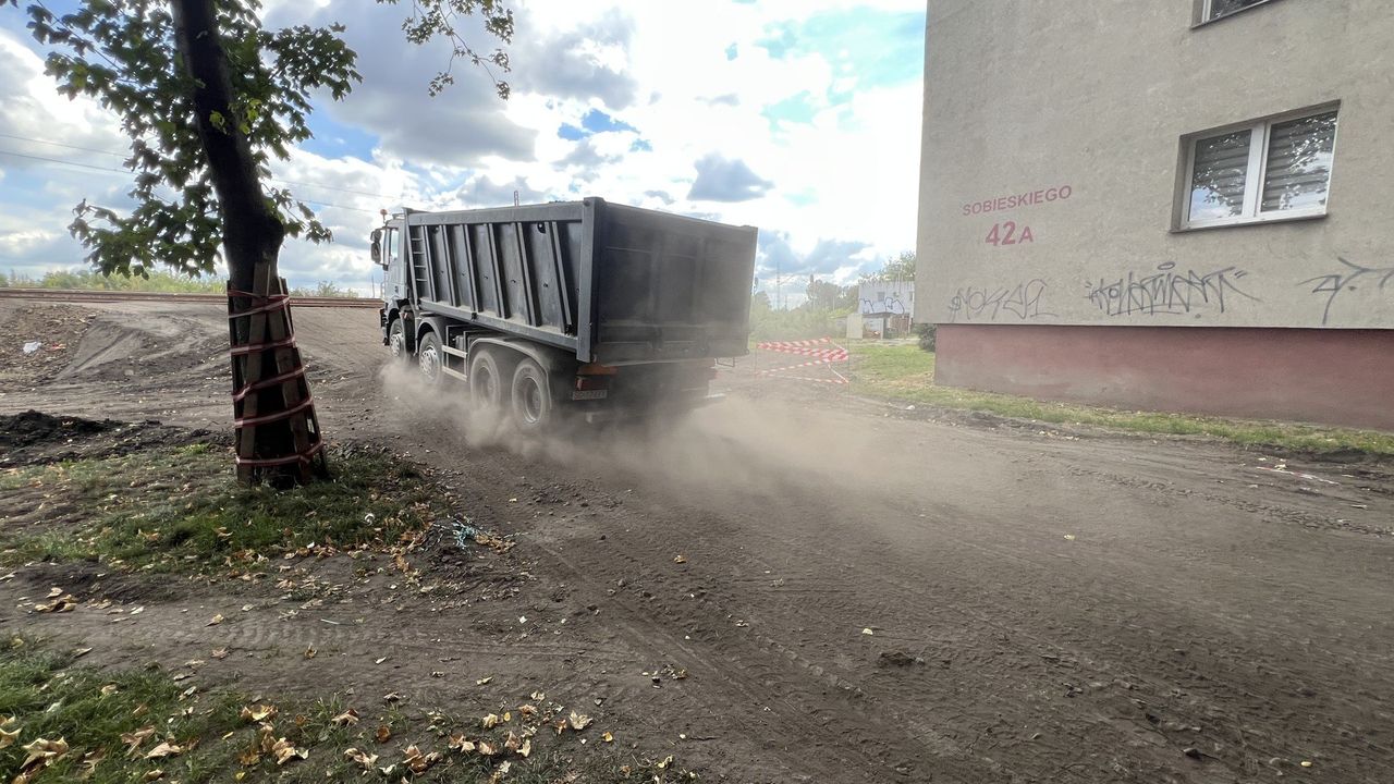 Sosnowiec: Żyją na placu budowy. Mają już tego dość