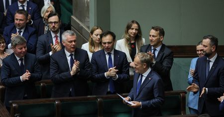 Wotum zaufania dla Tuska. Tak głosowały partie