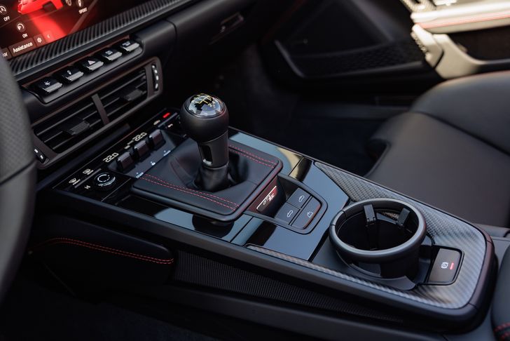Manual, ale automat. Porsche pracuje nad nietypową skrzynią biegów