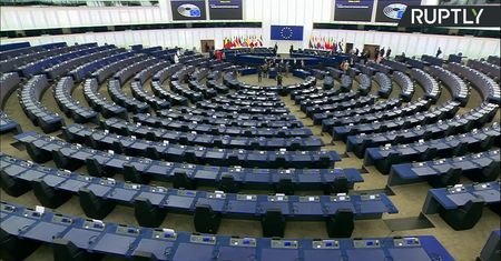 Parlament Europejski poparł unijne certyfikaty covidowe.