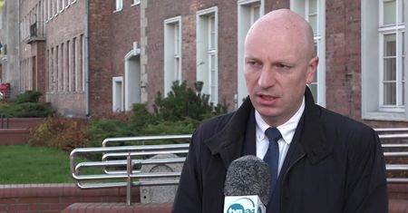 Lawinowo rośnie liczba hospitalizacji z powodu COVID-19