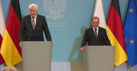 Szef MSW Niemiec: Fałszywą informacją było to, że niemiecki rząd jest gotowy przyjąć uchodźców