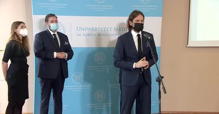 Pakiet dla Młodych. Propozycja ministerstwa zdrowia dla chętnych na studia medyczne.