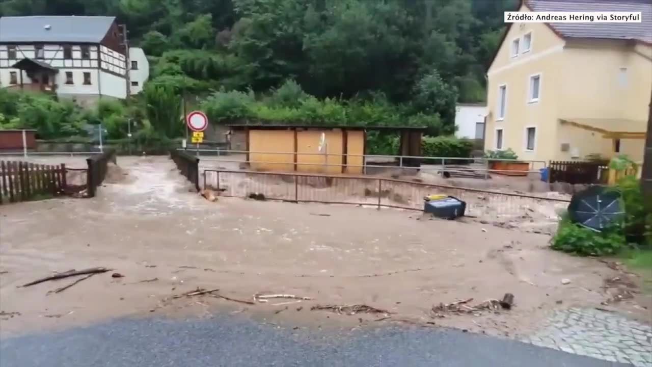 Niszczycielskie powodzie w Niemczech. Ulewne deszcze spowodowały wystąpienie z brzegów rzeki Łaby i jej dopływów