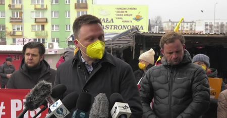 “Pokazuje kwity, więc powinien być chroniony”. S. Hołownia przeciwko uchyleniu immunitetu M. Banasiowi