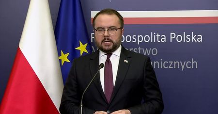 “Zachęcamy Komisję Europejską do większej elastyczności”. Wiceszef MSZ o finansowaniu pomocy uchodźcom