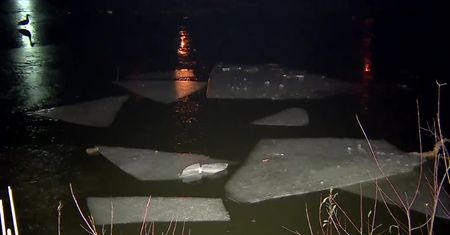 W Wolbromiu w województwie małopolskim lód załamał się pod czterema osobami. Trzy z nich nie żyją