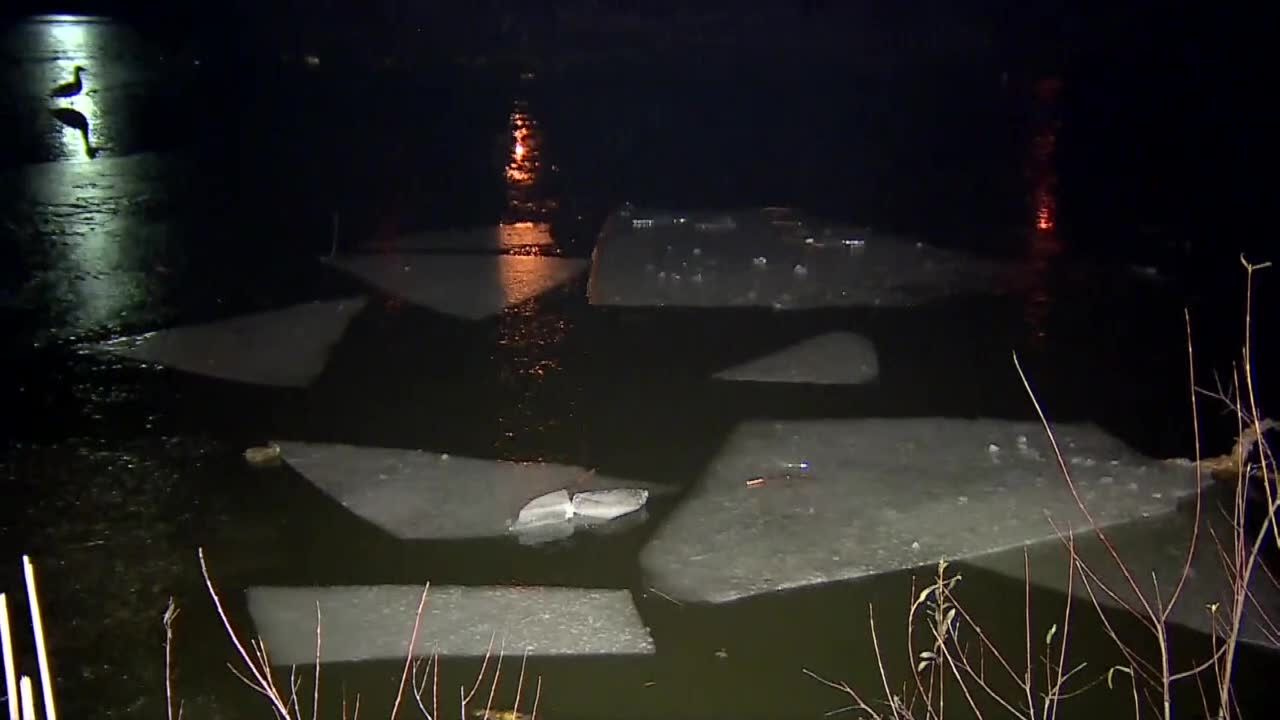 W Wolbromiu w województwie małopolskim lód załamał się pod czterema osobami. Trzy z nich nie żyją