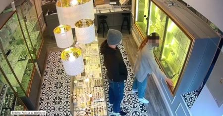 Ukradł biżuterię o wartości 50 tysięcy złotych i uciekł. Policja szuka sprawcy napadu na jubilera w Wieliczce