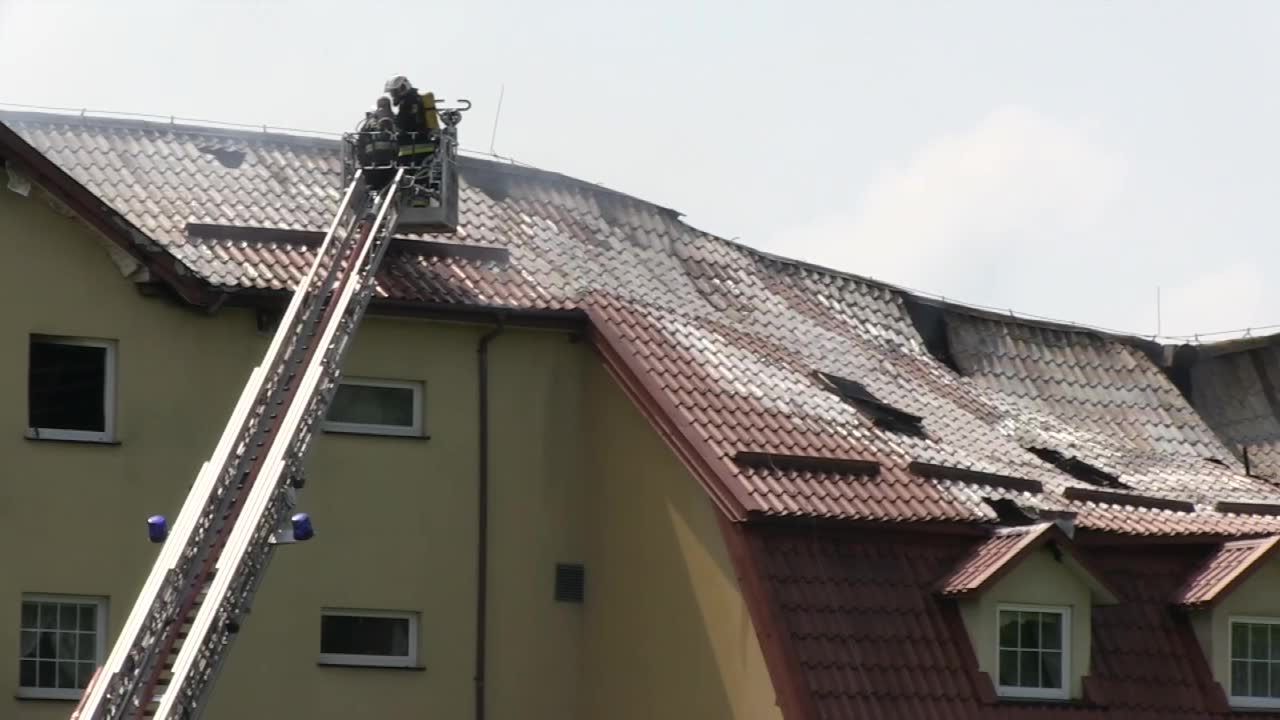 Pożar hotelu w Nałęczowie. Częściowo zawalił się dach