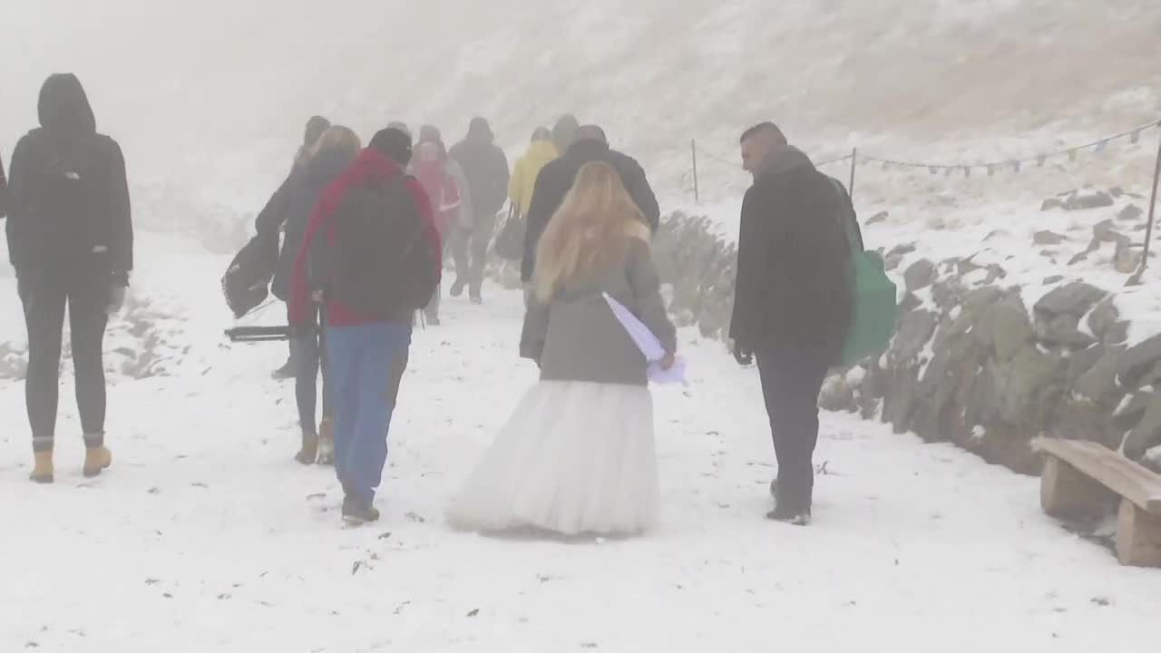 Śnieg w Tatrach. Warunki zaskoczyły turystów na Kasprowym Wierchu