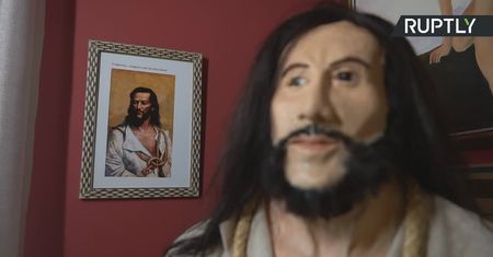 Intrygujące figury woskowe celebrytów stają się hitem w sieci.