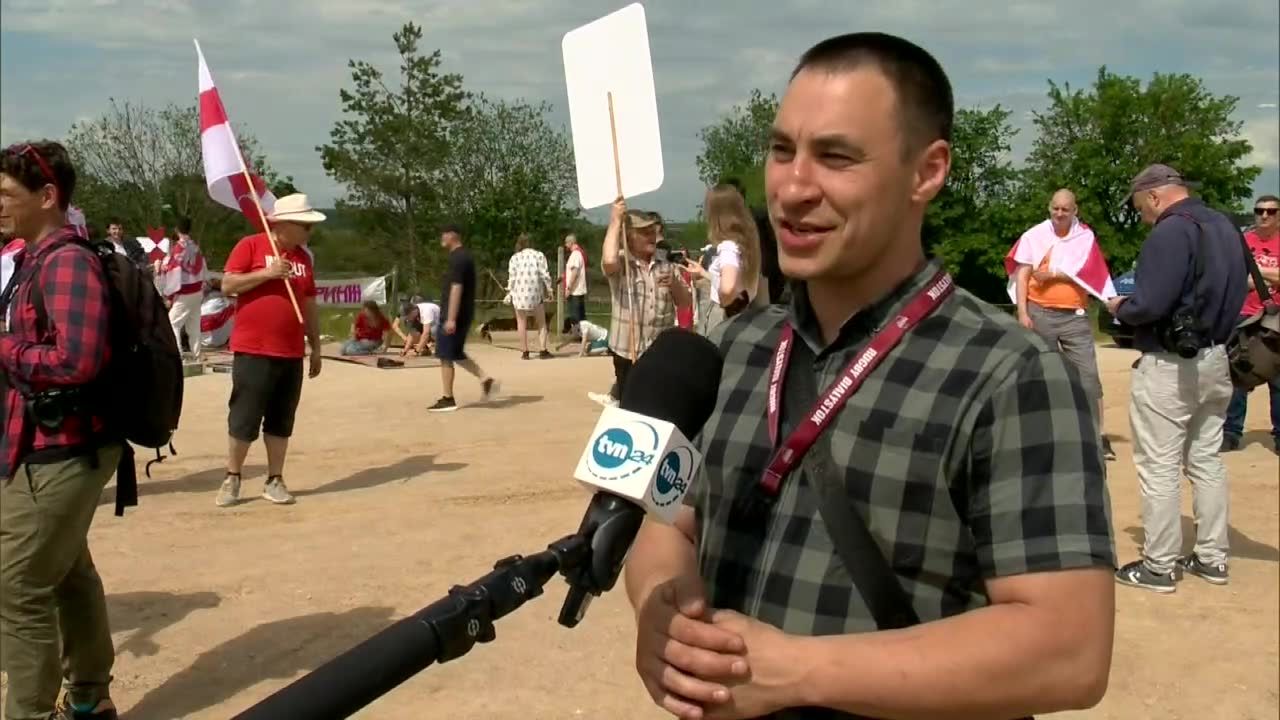 Białorusini protestują przed granicą w Bobrownikach. Stanęło tam miasteczko namiotowe.