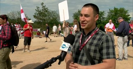 Białorusini protestują przed granicą w Bobrownikach. Stanęło tam miasteczko namiotowe.