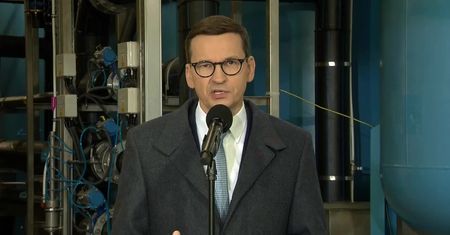 Rząd ostrożny w kwestii paszportów covidowych. Obawia się protestów i wywołanej nimi… fali zakażeń