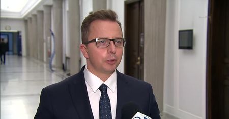 Ministerstwo Sportu zostanie przywrócone. “Bielaniści przypomnieli prezesowi, że faktury trzeba opłacić”