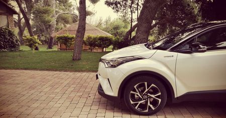Toyota C-HR - modny crossover