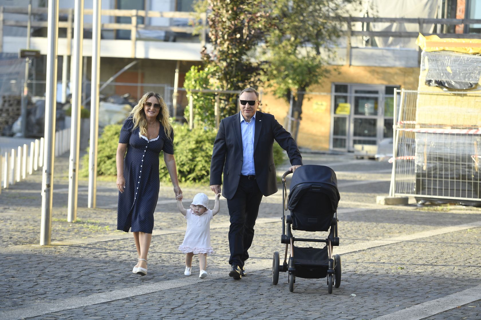 Jacek i Joanna Kurscy z córką - Opole 2022. Dzień trzeci festiwalu