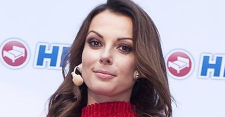 Katarzyna Glinka na gali wręczenia nagród hotelarskich postawiła na czerwoną suknię z trenem [zdjęcia]