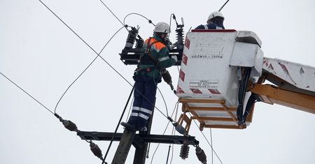 Drugi dzień walczą z awariami energetycznymi