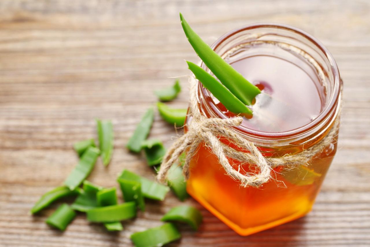 Miód z aloesem – naturalny lek na problemy układu pokarmowego