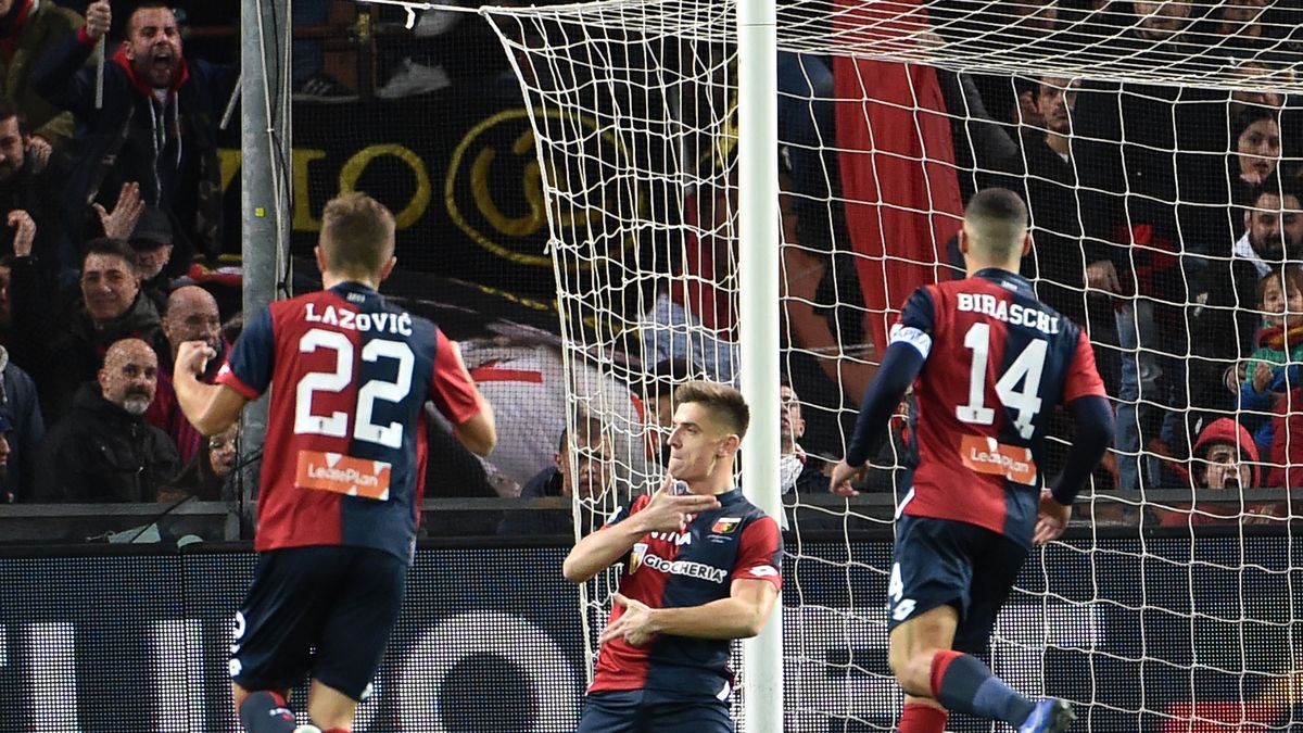 Getty Images / Paolo Rattini / Na zdjęciu: piłkarze Genoa CFC (Krzysztof Piątek z numerem 9)