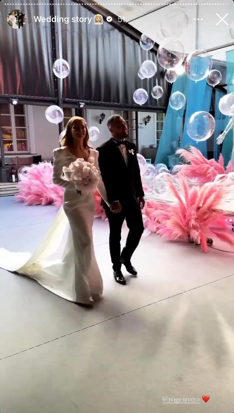 Karolina Pisarek, Roger Salla