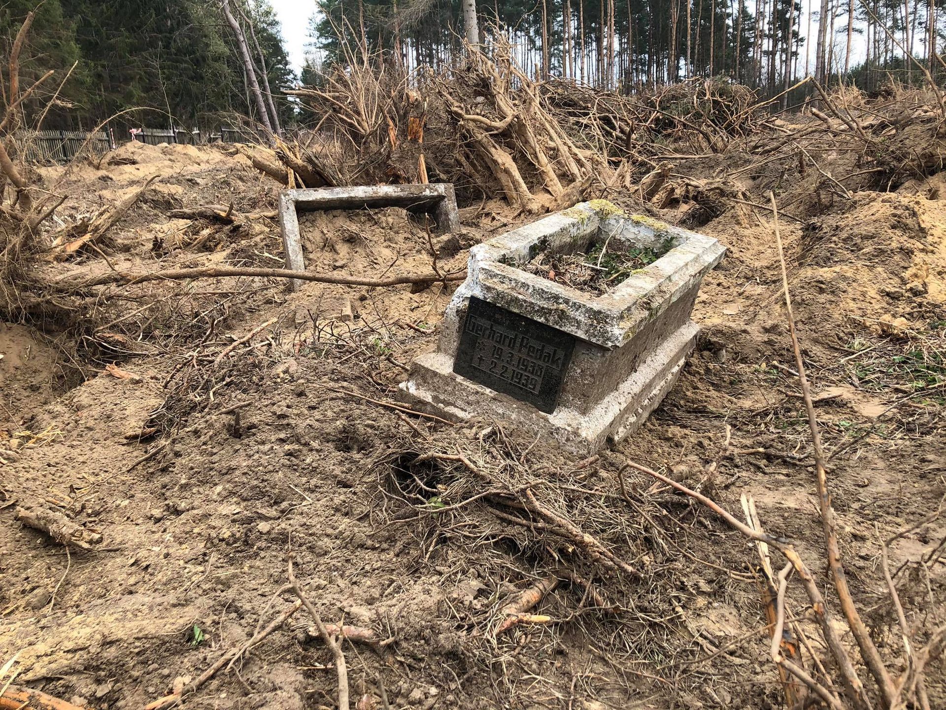 Cmentarz w Nowej Wsi Ełckiej 