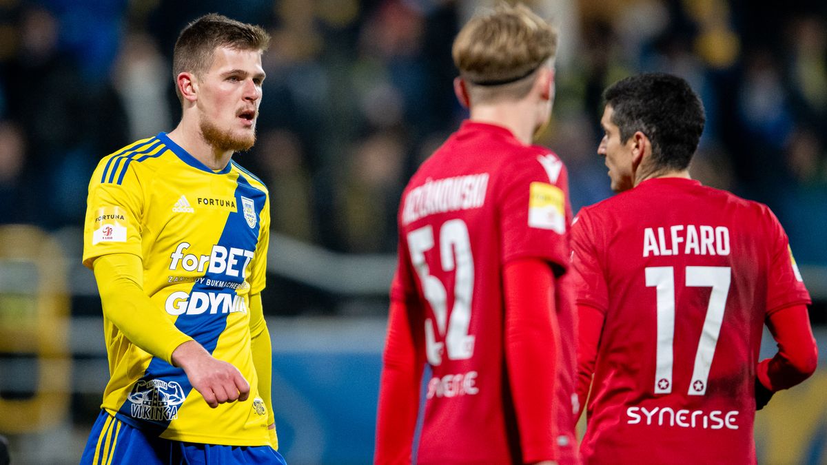 Getty Images / Mateusz Słodkowski / Na zdjęciu: Karol Czubak jest kuszony przez Belgów